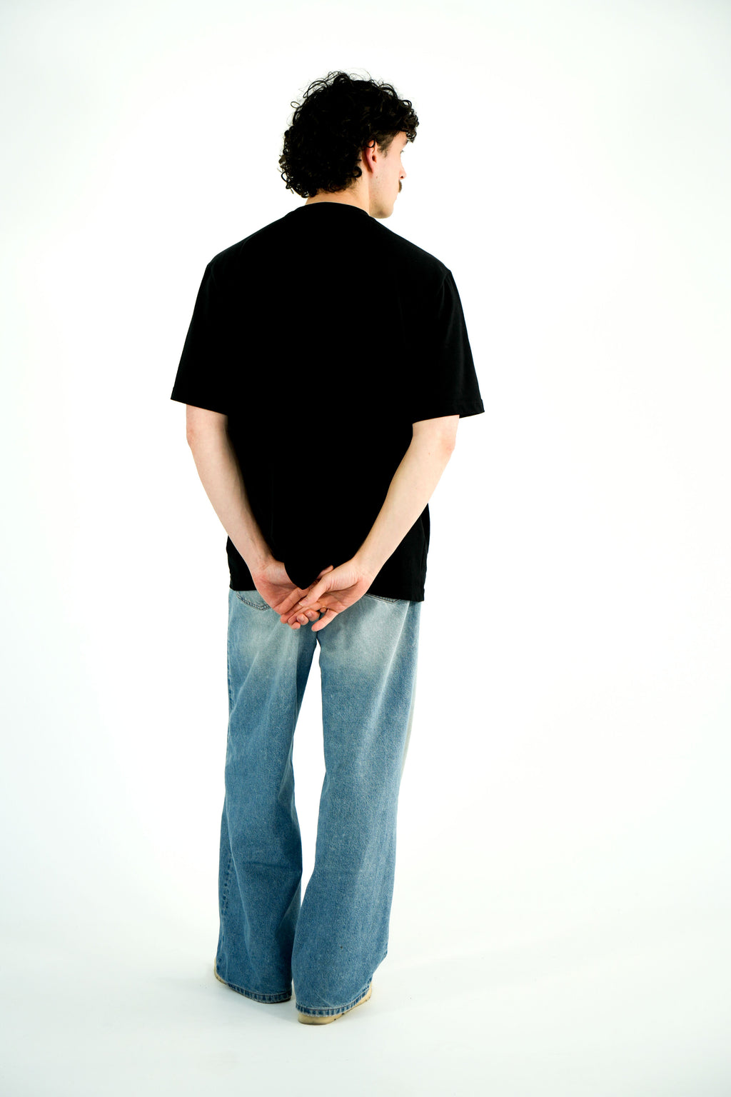 T-SHIRT BRODÉ NOIR