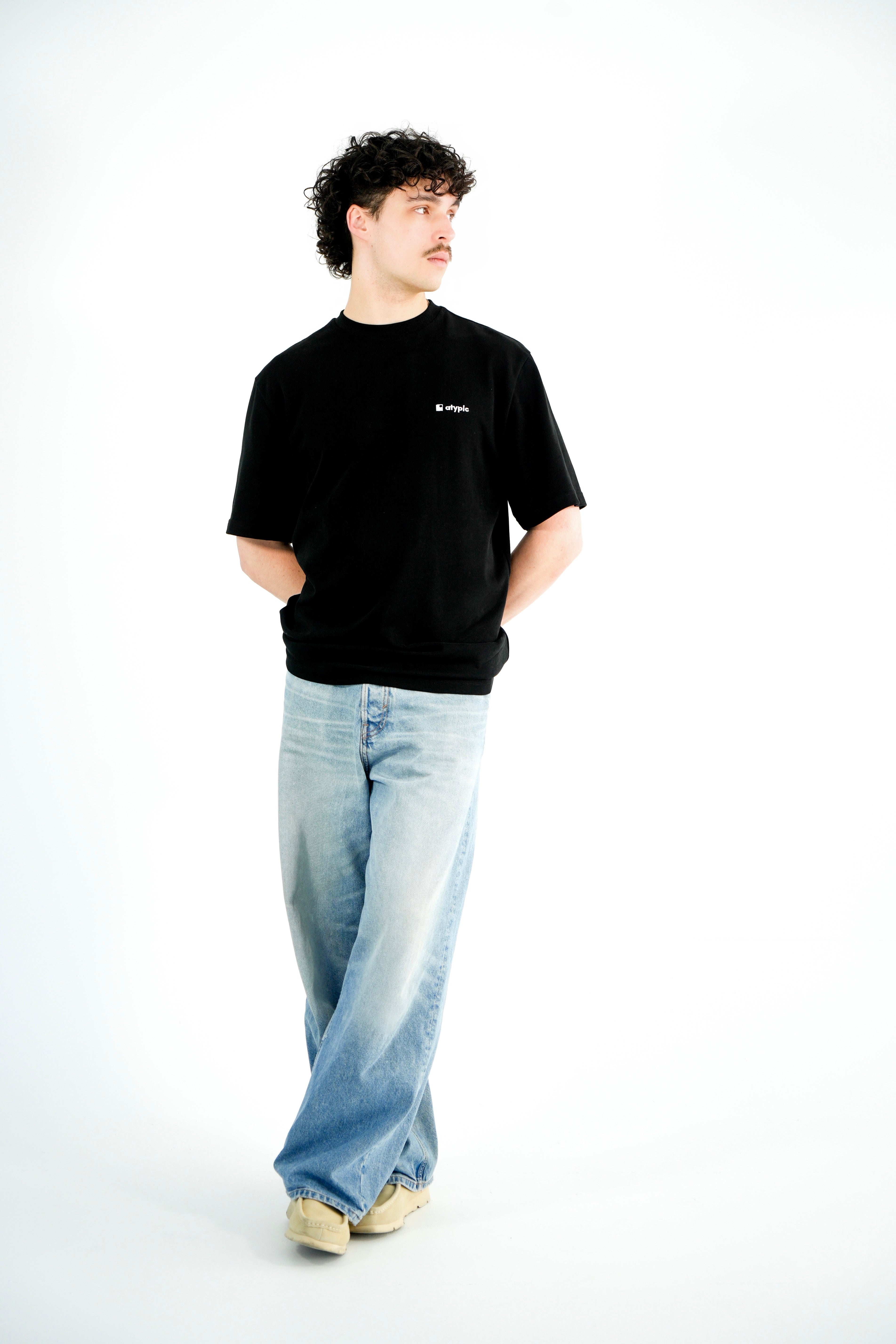 T-SHIRT BRODÉ NOIR