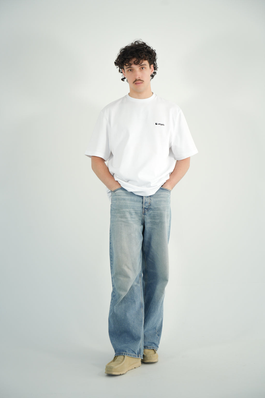 T-SHIRT BRODÉ BLANC